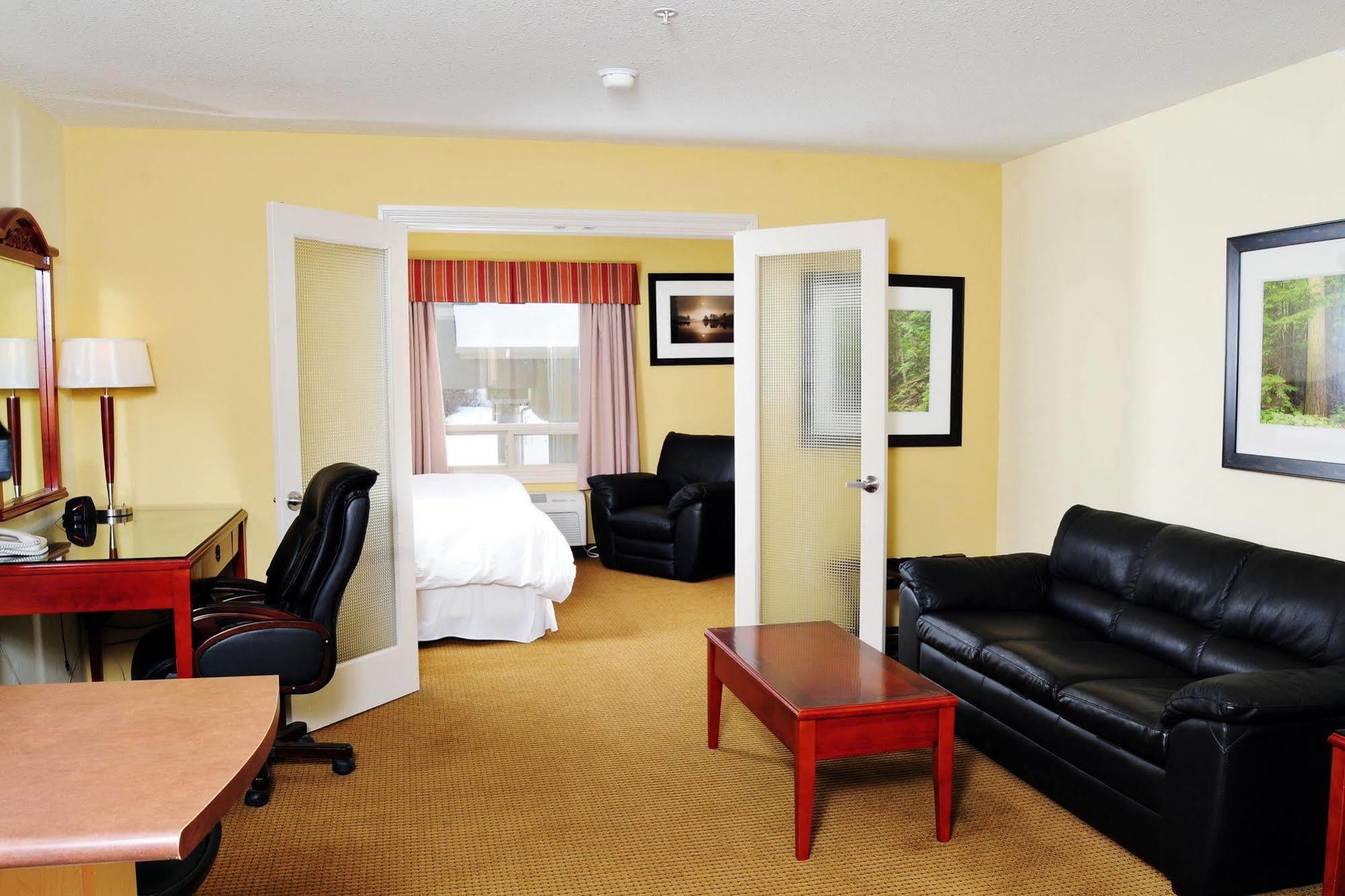 Trend Mountain Hotel & Conference Centre Tumbler Ridge 部屋 写真